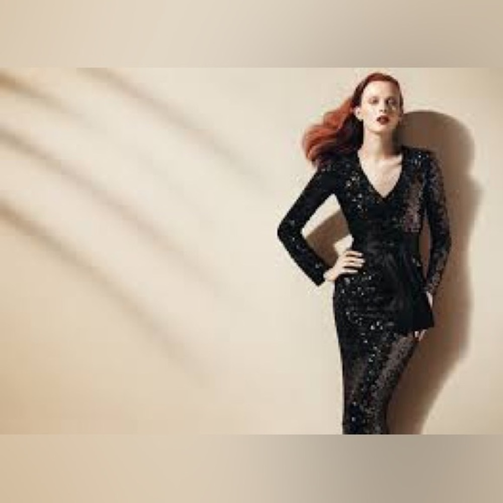 St. John Black Sequin V Neck Long Sleeve Gown Sz8